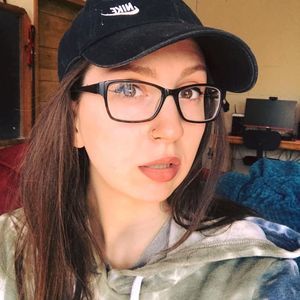 Meet your Posher, Hillary